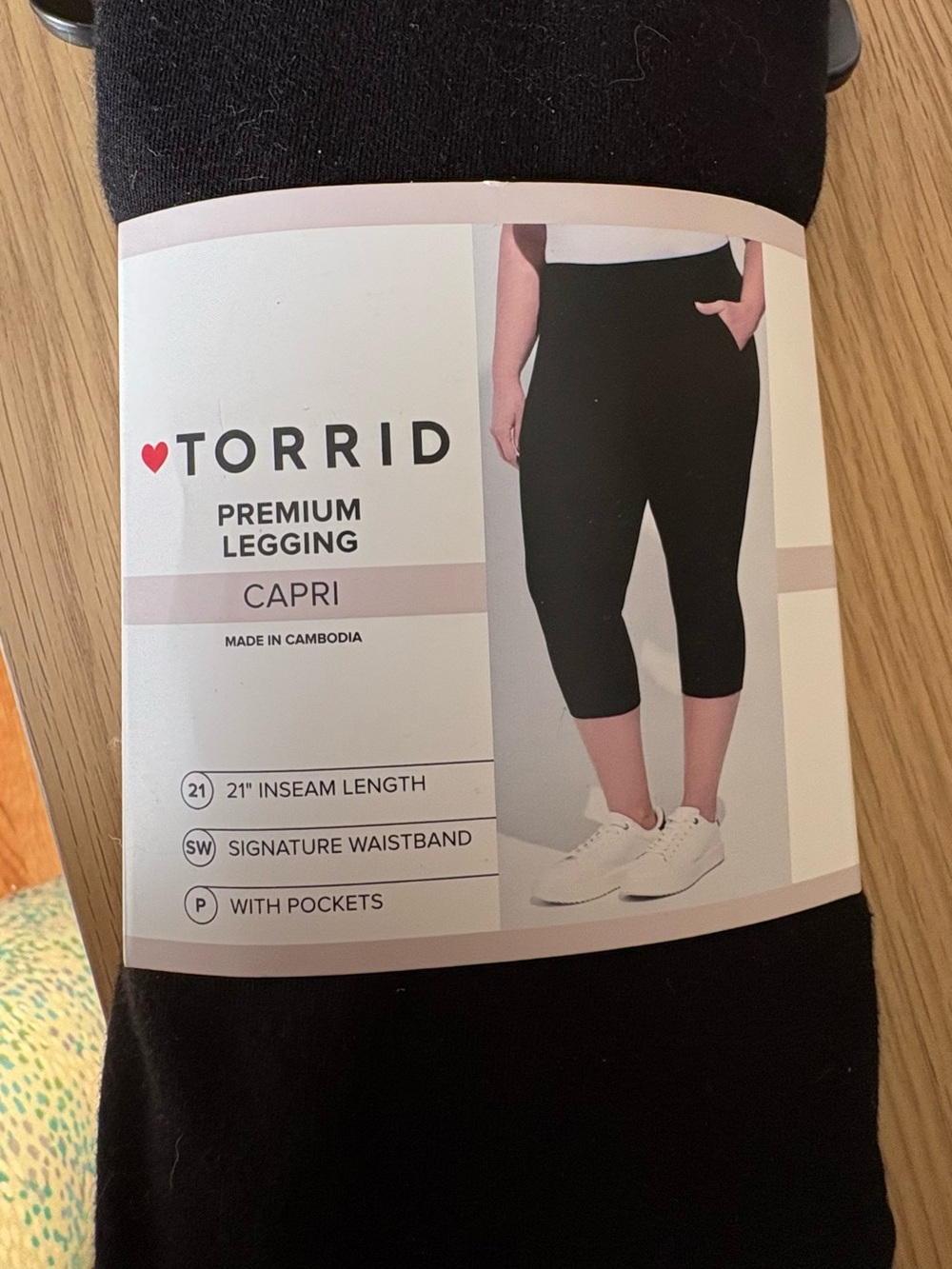 torrid Black Capri Signature Waist Pocket Legging